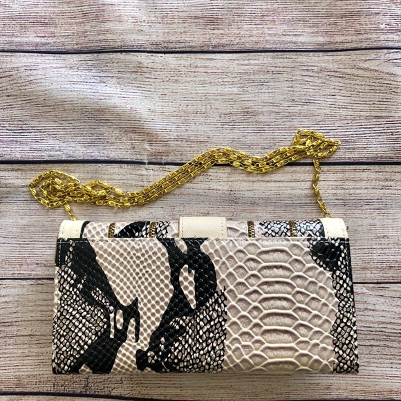 Snake Skin Print Flap Buckle Clutch Crossbody Bag - Picture 5 of 7